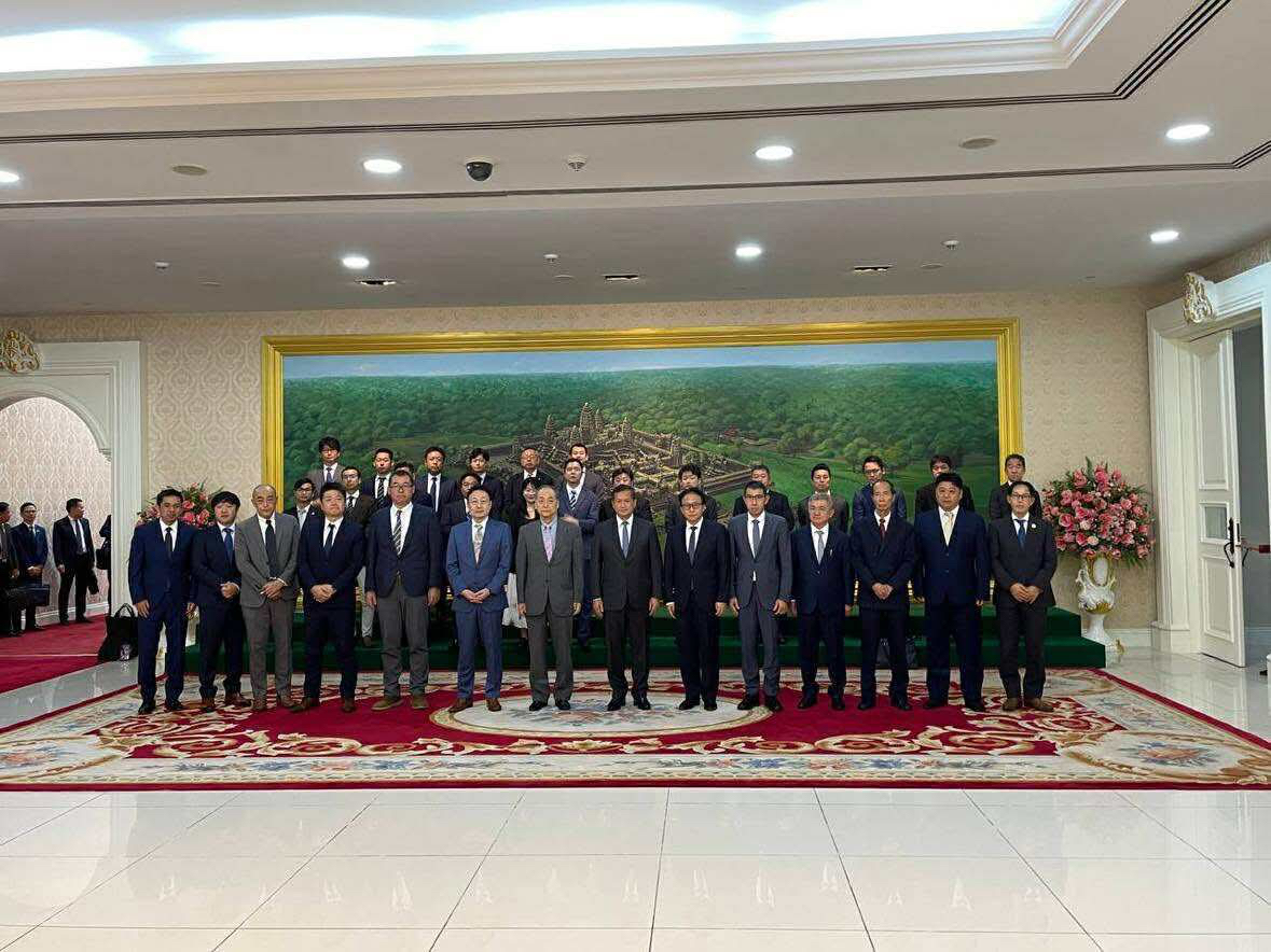 カンボジア首相および各閣僚への表敬訪問と意見交換