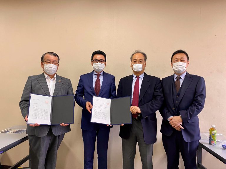 大阪市とともにカンボジアにゴミ収集車を寄贈