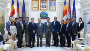 高橋会長、加藤常務理事カンボジア出張報告◆プラック・デービット農業省国務長官